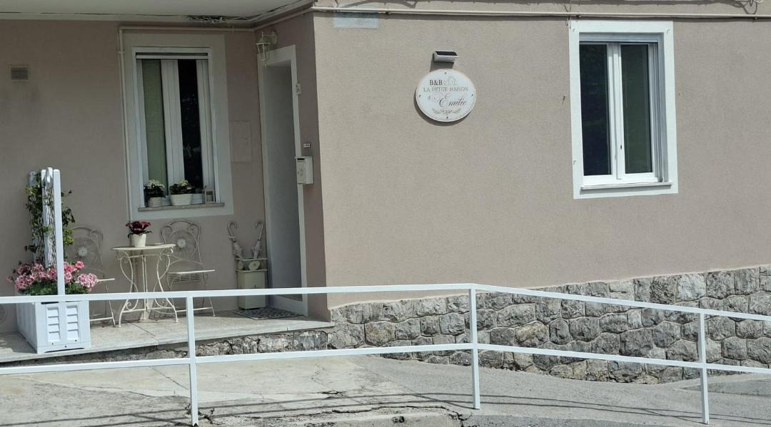 Photo of Others in Lauria