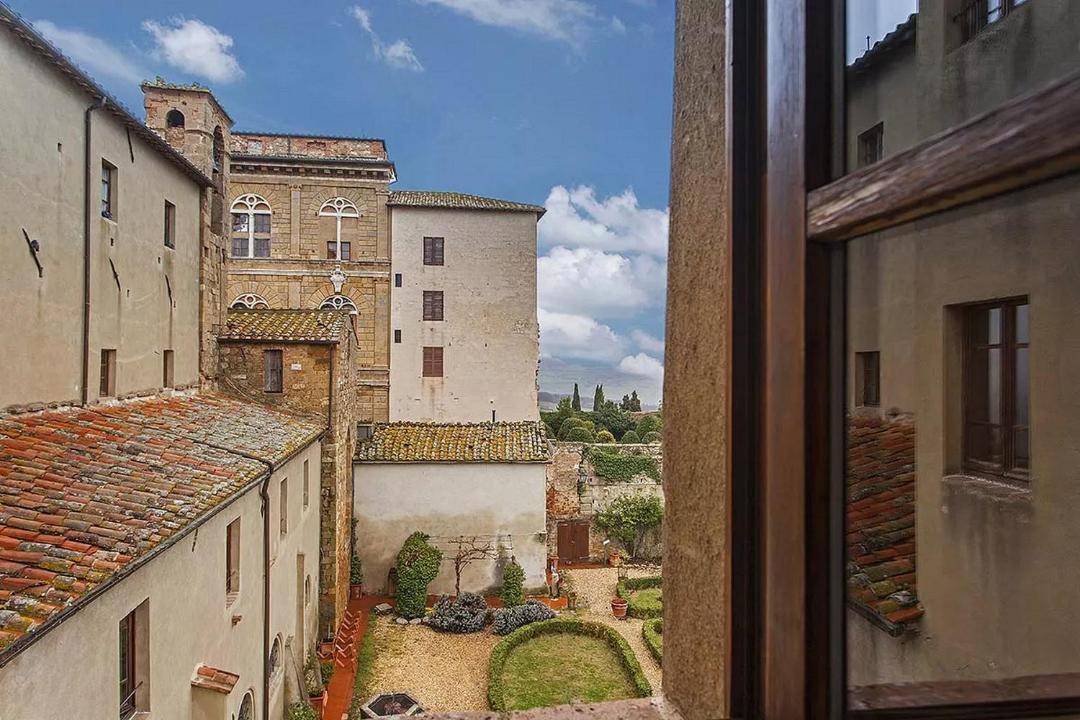 Photo of Others in Pienza