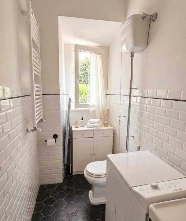 Photo of Bathroom in Capodimonte