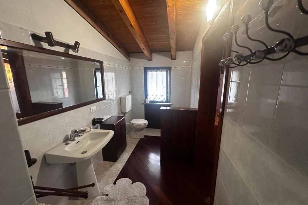 Photo of Bathroom in Magenta