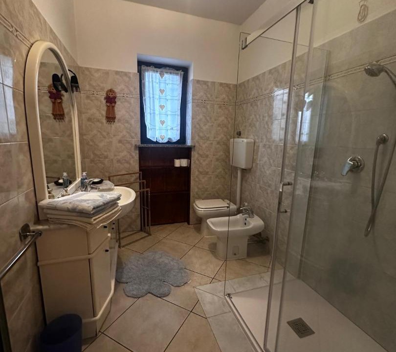 Photo of Bathroom in Magenta