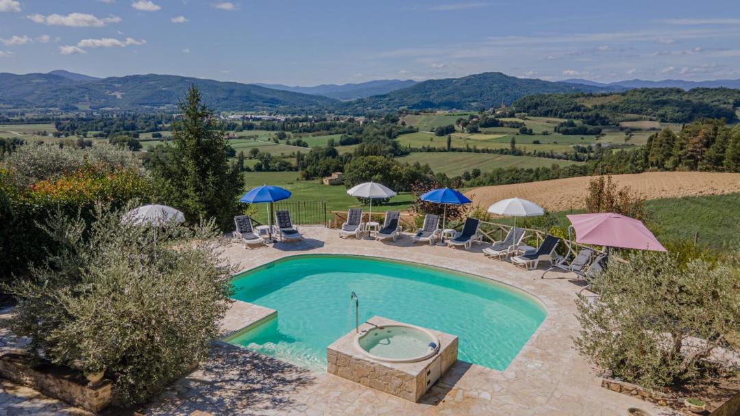 Photo of Others in Montone