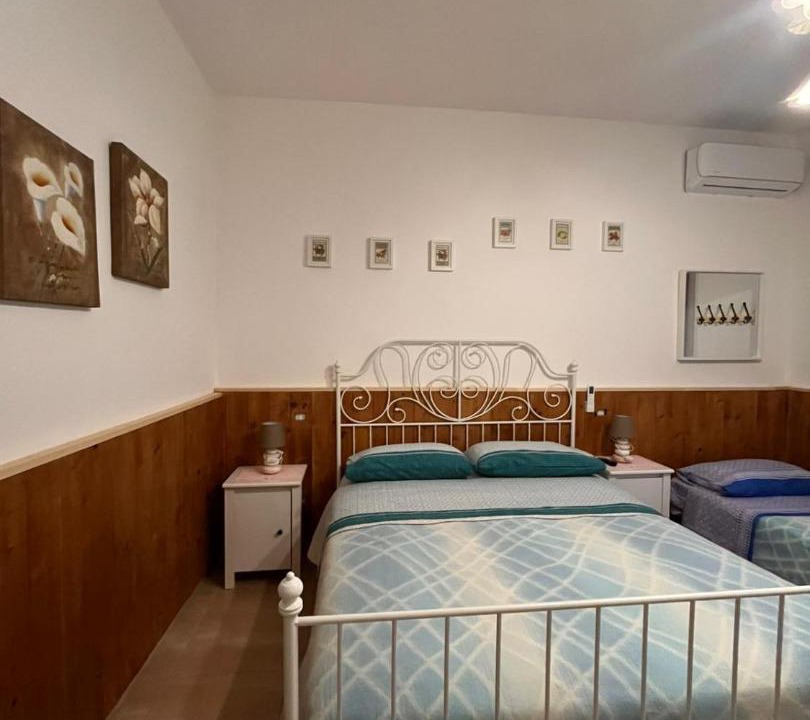 Photo of Bedroom in Tollo