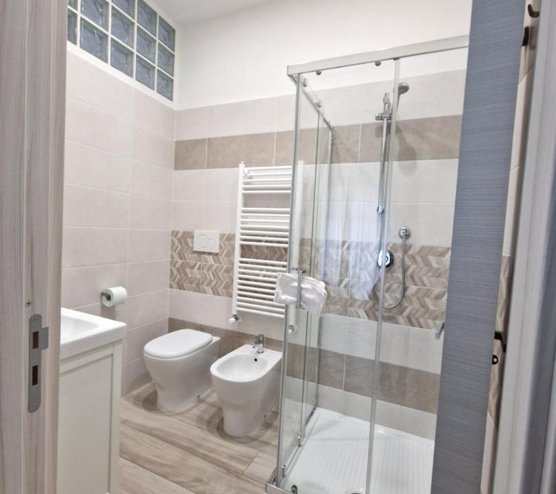 Photo of Bathroom in Recale