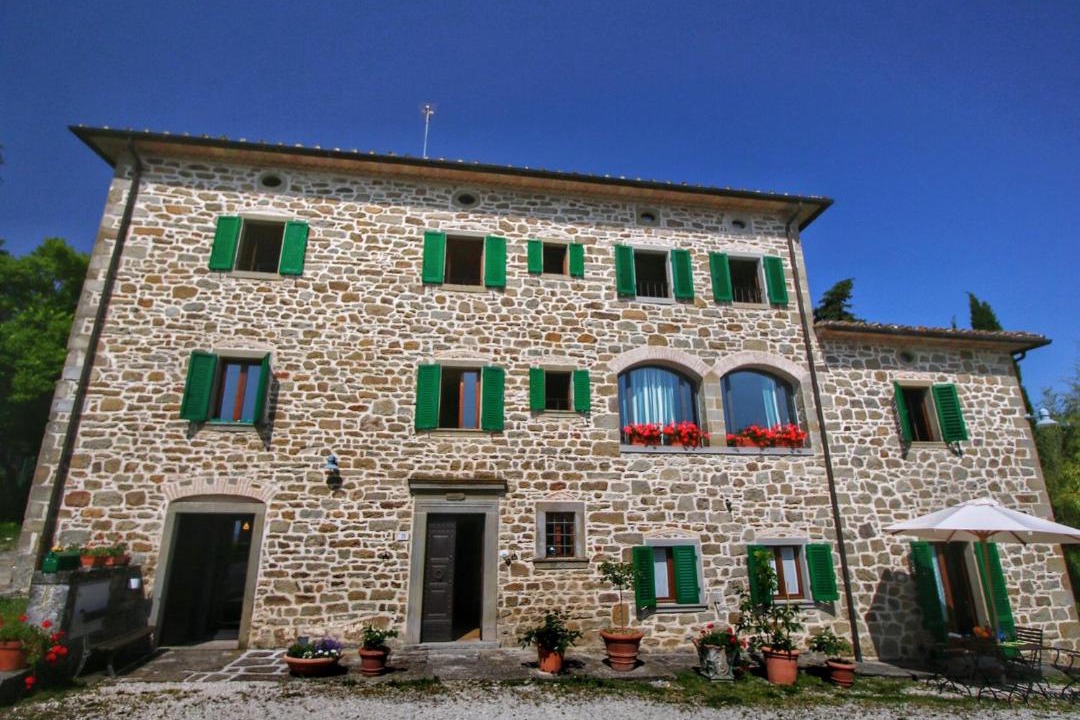 Photo of Buildings in Caprese Michelangelo