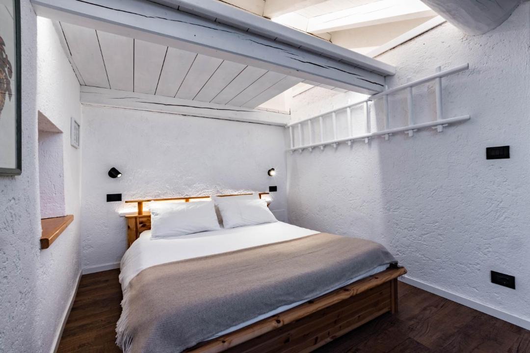 Photo of Bedroom in Coveyrand-Vieu