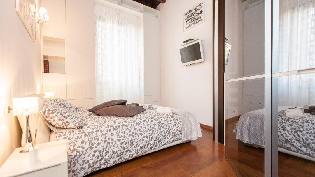 Photo of Bedroom in Rione VI Parione