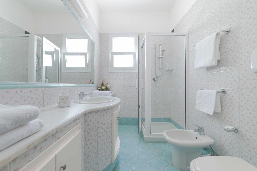 Photo of Bathroom in Forio
