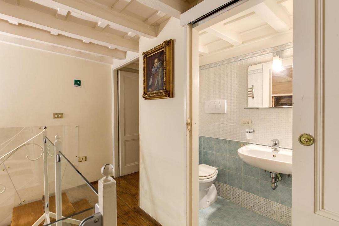 Photo of Bathroom in Rione VI Parione
