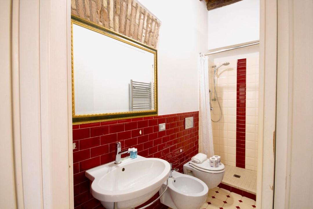 Photo of Bathroom in Rione VI Parione
