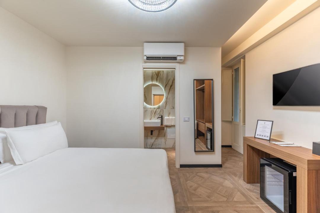 Photo of Bedroom in Rome City Centre