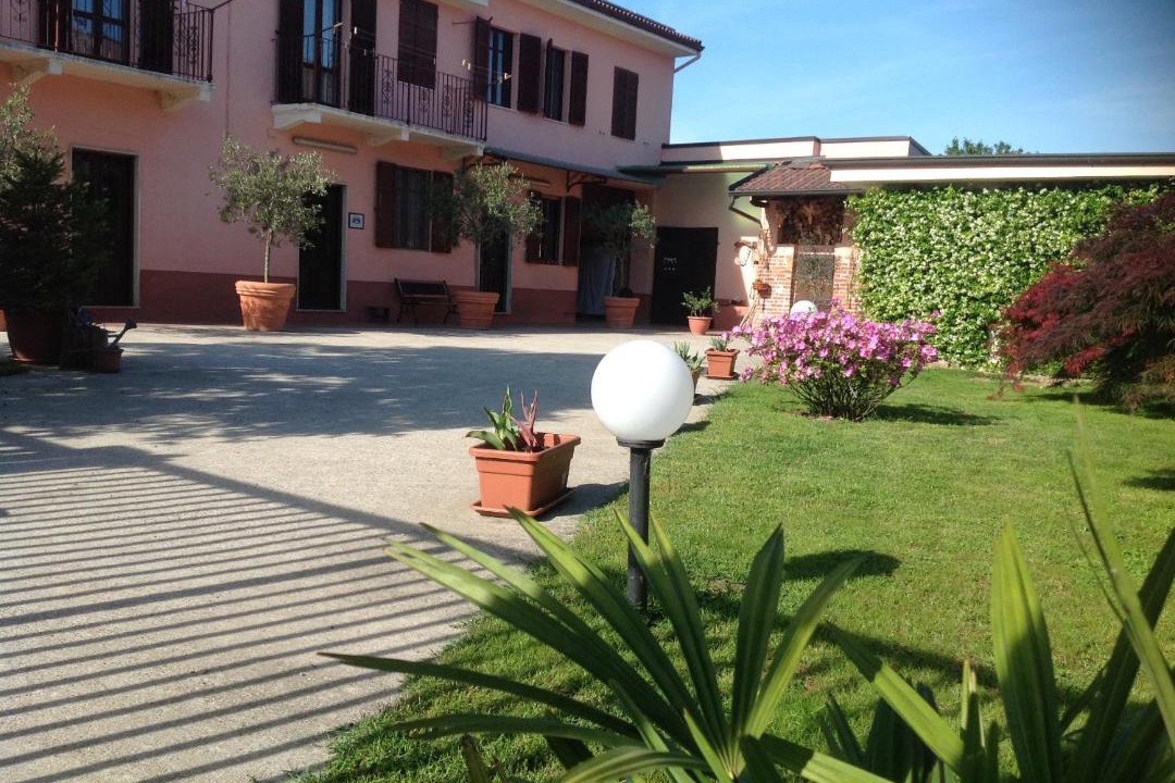 Photo of Others in Borgolavezzaro