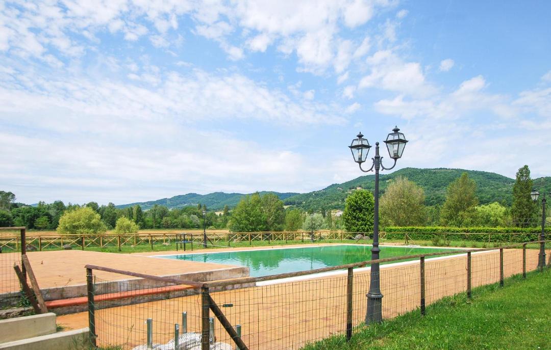 Photo of Others in Montone