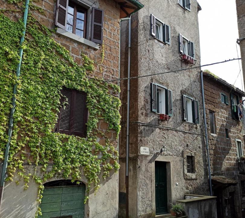 Photo of Buildings in Vejano