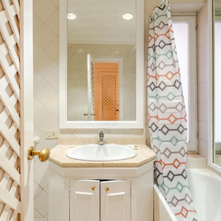 Photo of Bathroom in Navona