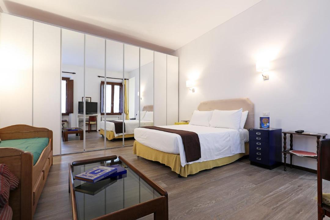 Photo of Bedroom in Rione VI Parione