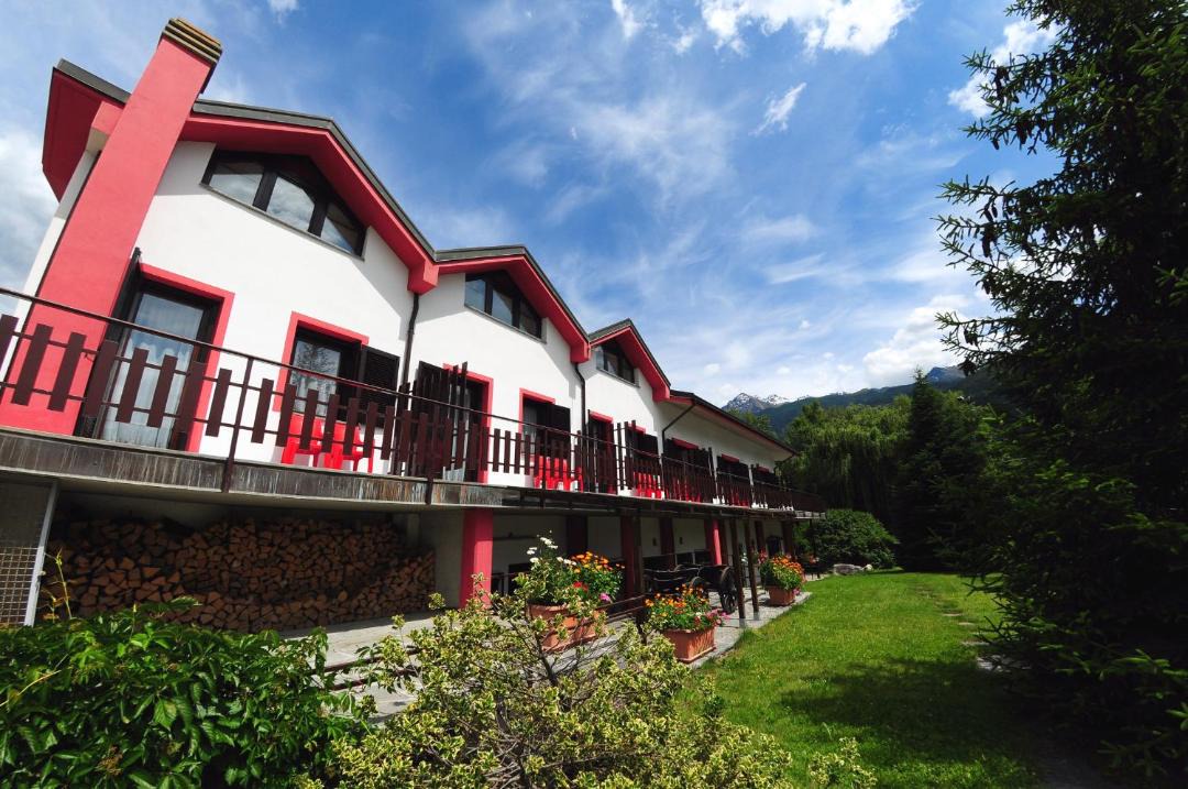 Photo of Buildings in Montan-Angelin-Arensod