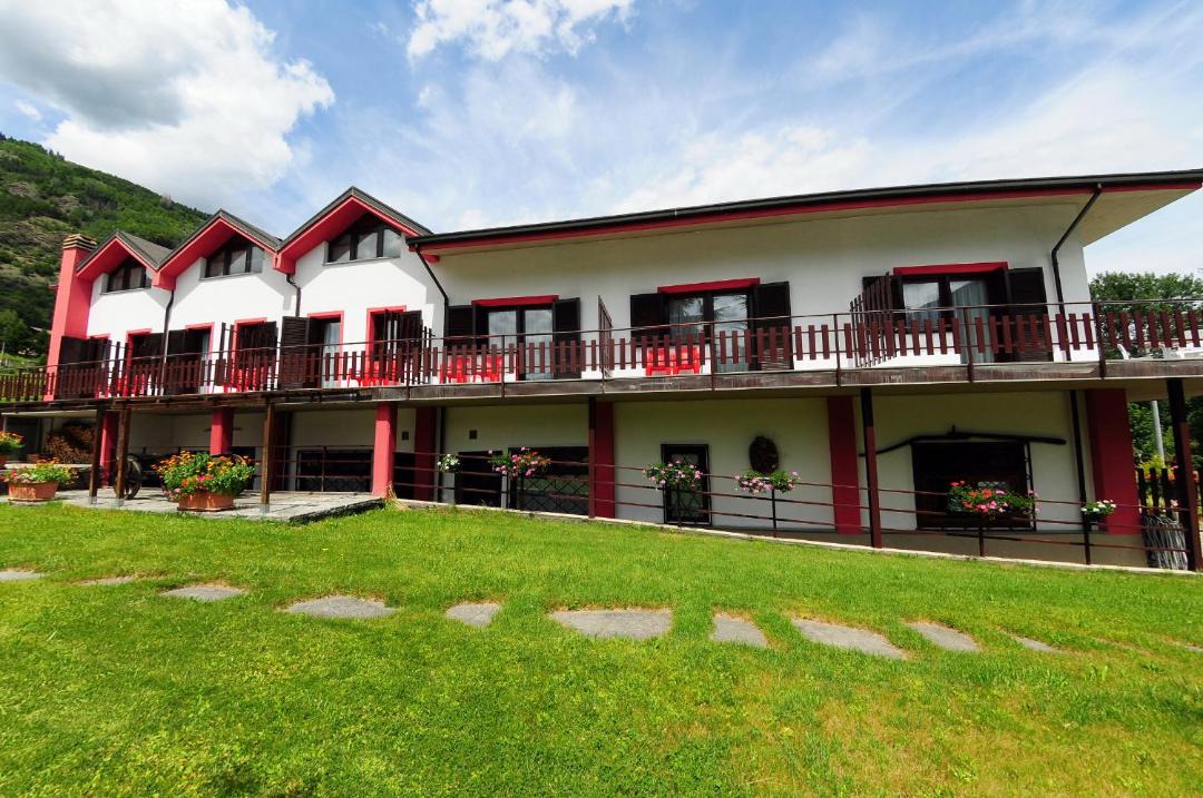 Photo of Buildings in Montan-Angelin-Arensod
