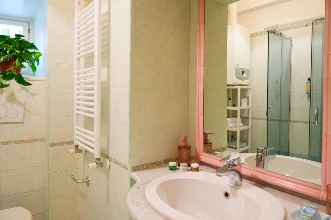 Photo of Bathroom in Rione VI Parione