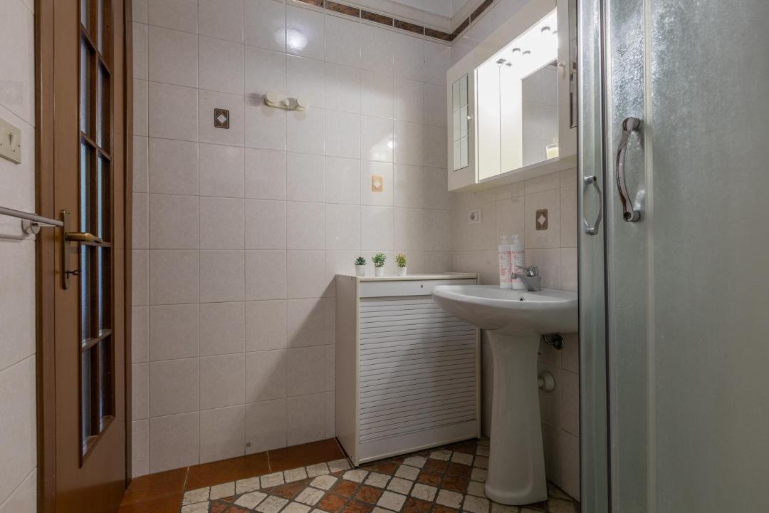 Photo of Bathroom in Roman Quarter