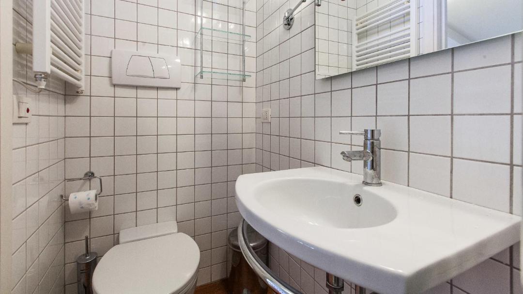 Photo of Bathroom in Rione VI Parione