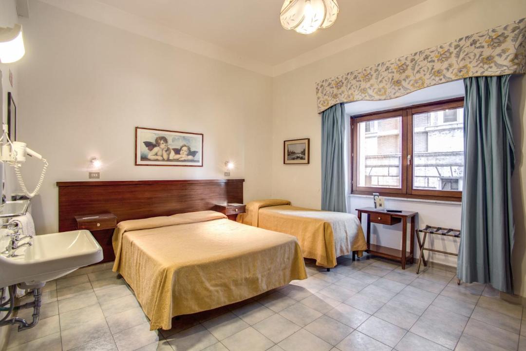 Photo of Bedroom in Rione VI Parione