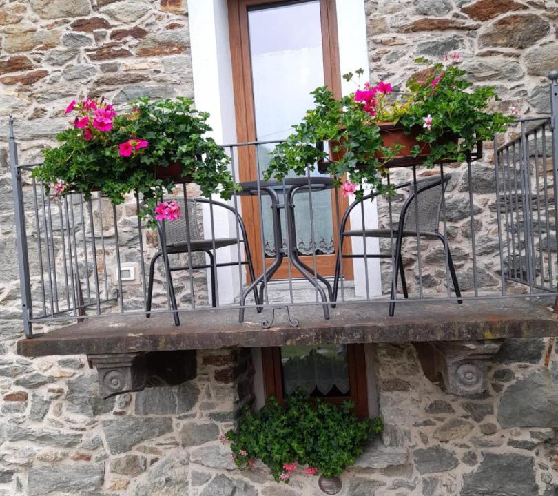 Photo of Others in Perloz