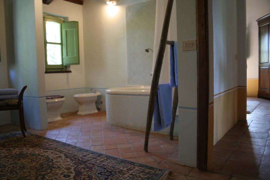 Photo of Others in Montone