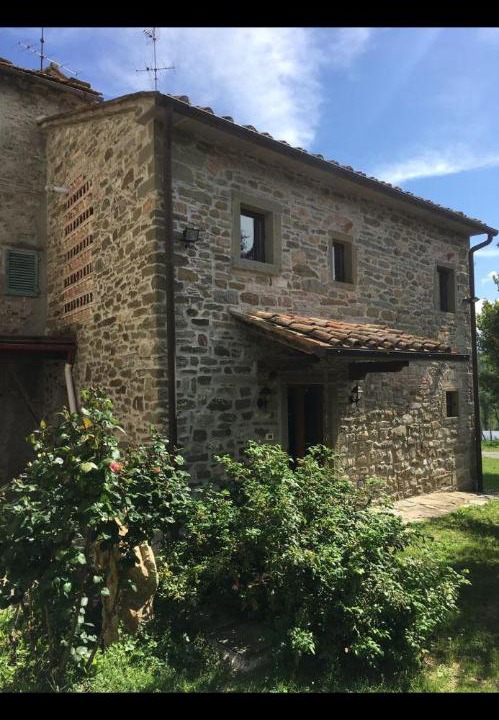 Photo of Buildings in Caprese Michelangelo