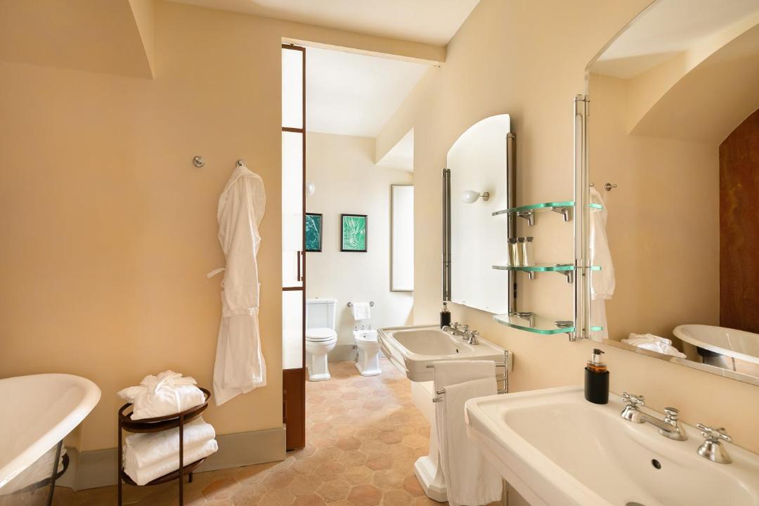 Photo of Bathroom in Rione VI Parione