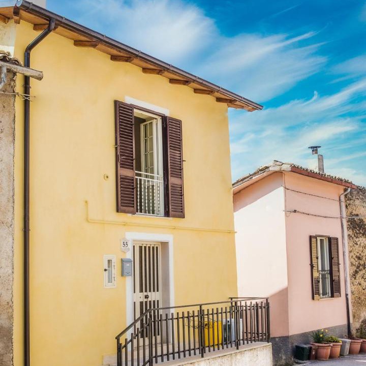 Photo of Buildings in Canistro