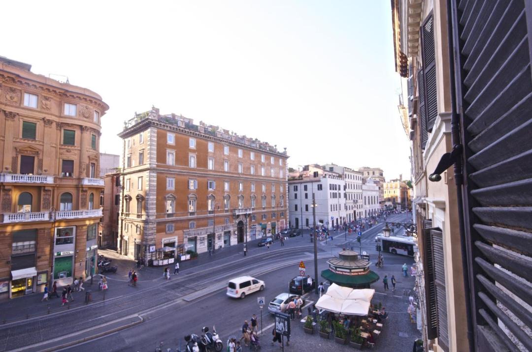 Photo of Others in Navona
