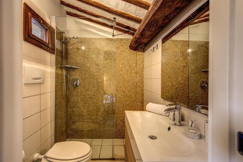 Photo of Bathroom in Trastevere