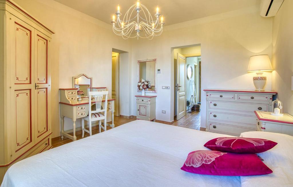 Photo of Bedroom in Montalcino