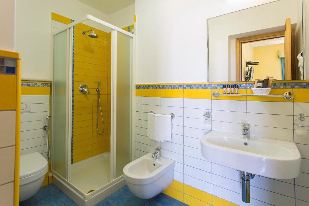 Photo of Bathroom in Forio