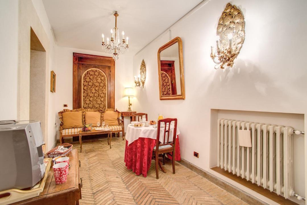 Photo of Livingroom in Rione VI Parione