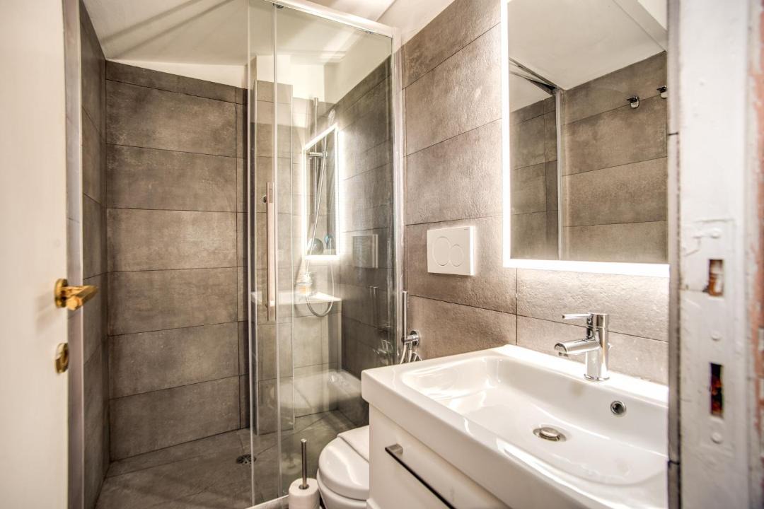Photo of Bathroom in Rione VI Parione