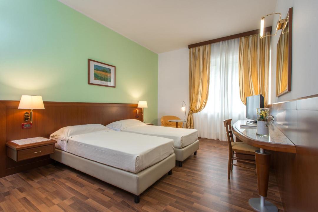 Photo of Bedroom in Roges