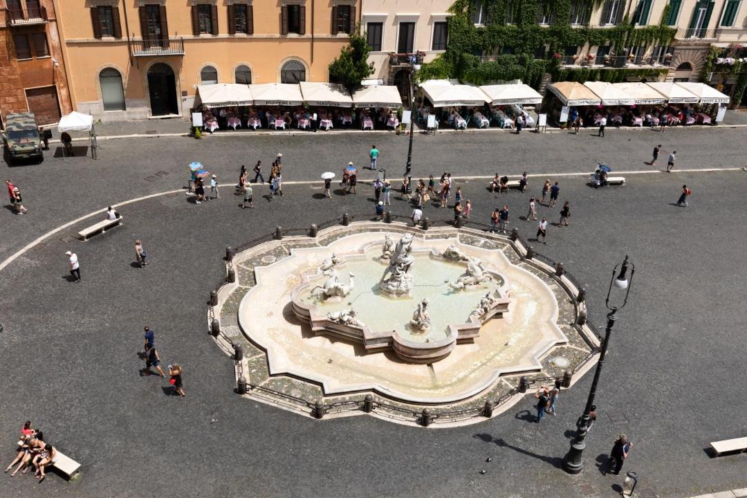 Photo of Others in Navona