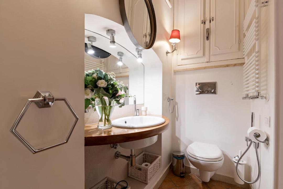 Photo of Bathroom in Rione VI Parione