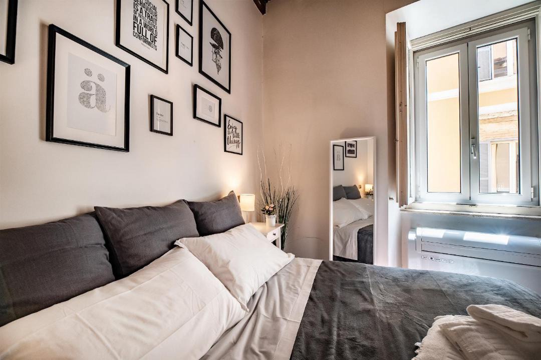 Photo of Bedroom in Rione VI Parione