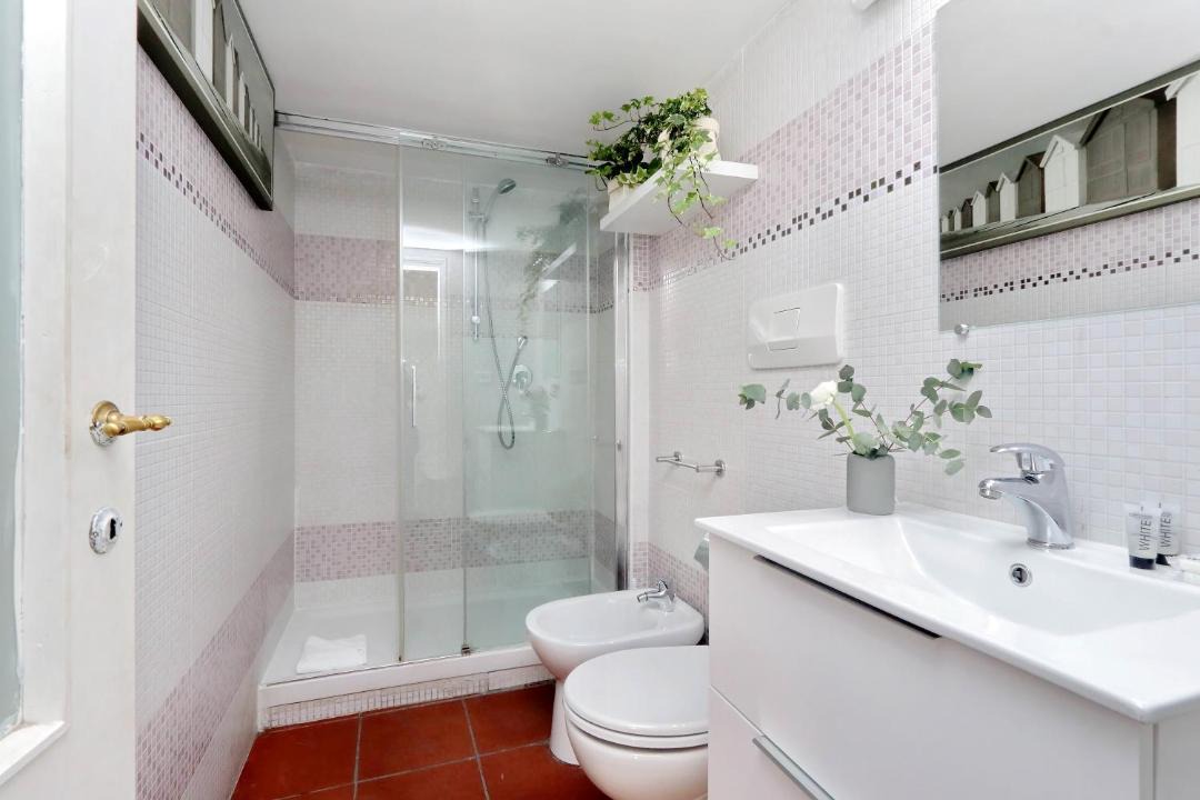 Photo of Bathroom in Rione VI Parione