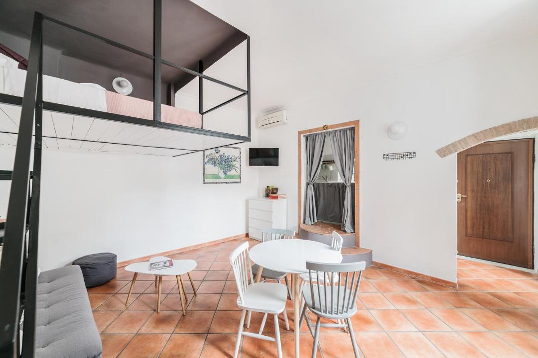 Photo of Livingroom in Rione VI Parione