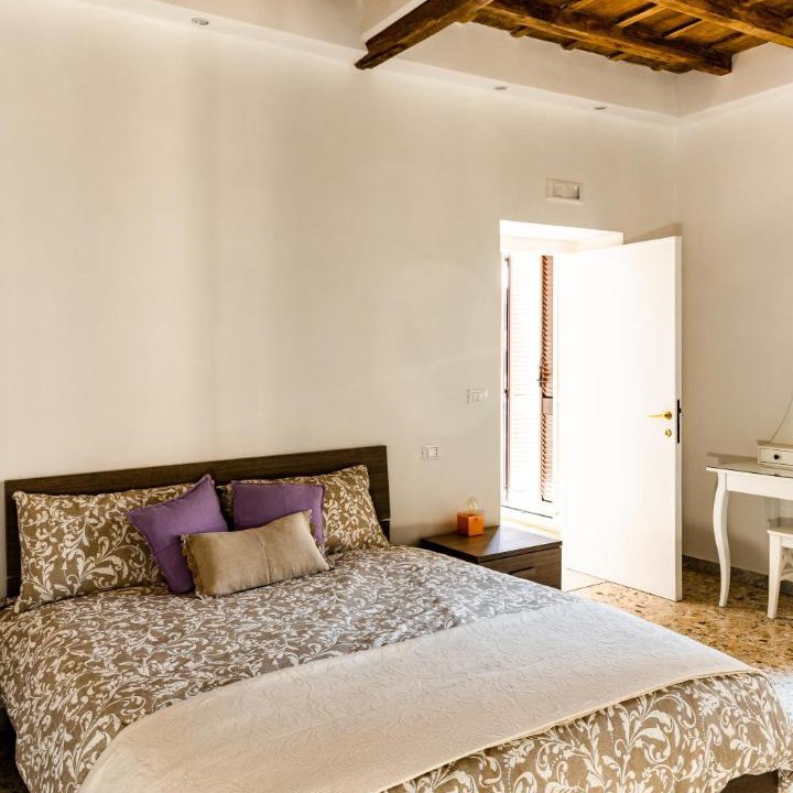 Photo of Bedroom in Rione VI Parione