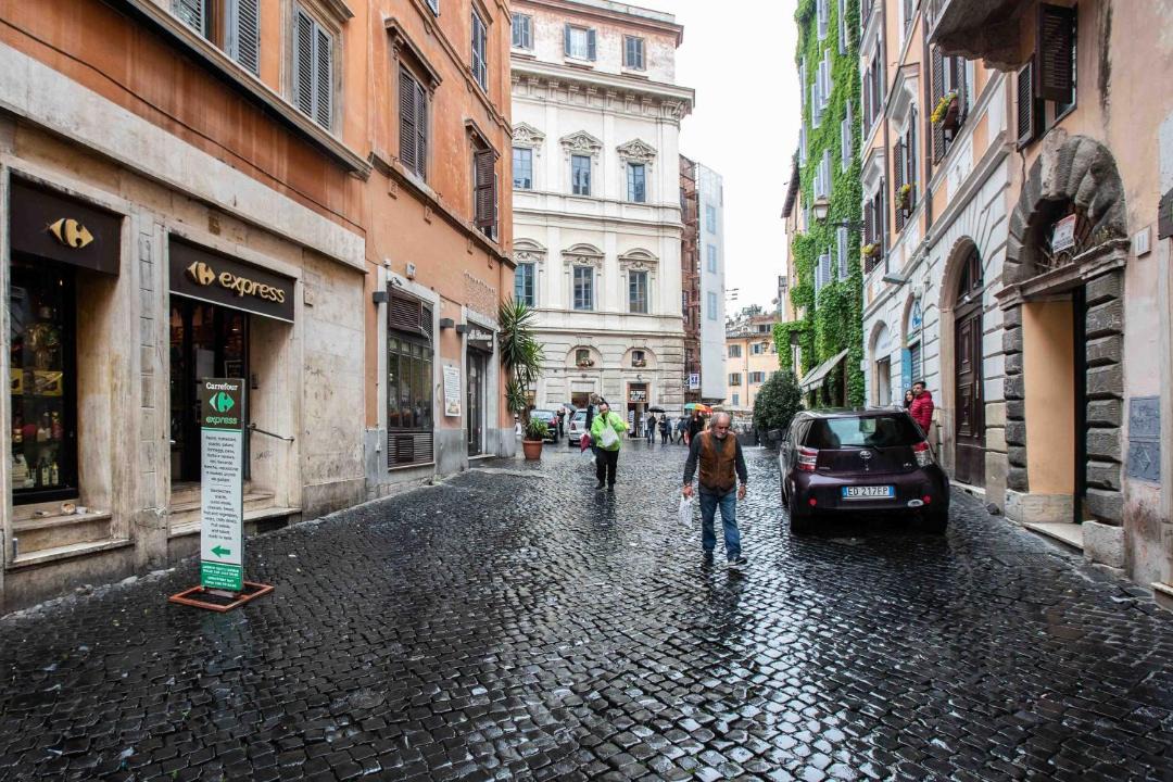Photo of Others in Navona