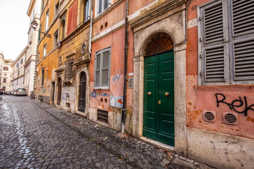 Photo of Buildings in Rione VII Regola