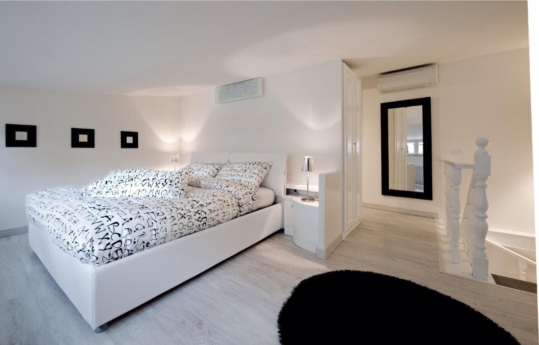 Photo of Bedroom in Roman Ghetto