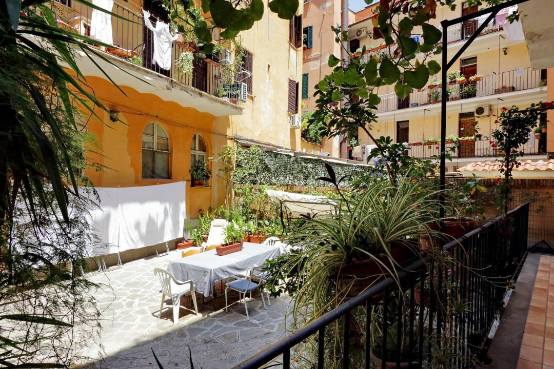 Photo of Patio Balcony in Trastevere
