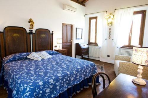Photo of Bedroom in Santa Paola