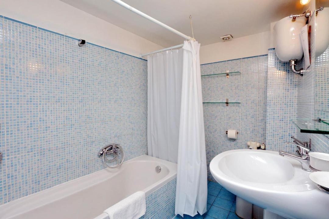 Photo of Bathroom in Rione V Ponte